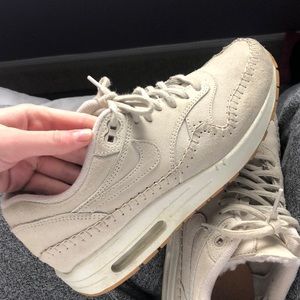 Women’s suede Nike Air Max 1